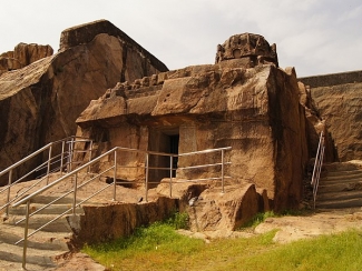 Valli-Caves image