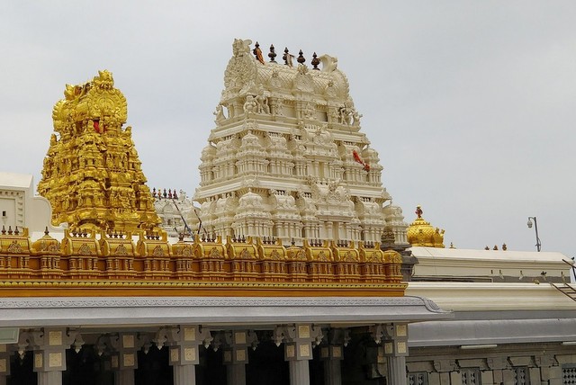 kamakshi-amman-temple-kanchipuram image